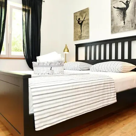 Name Bay House Rosohotnica - Two Bedroom Lejlighed